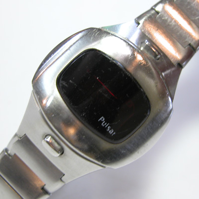 PULSAR LED �f�W�^��
