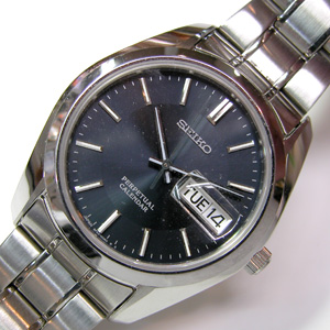 PERPETUAL CALENDER 8F33-0040 